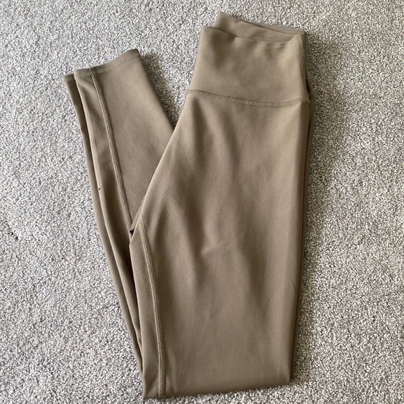 Alo | Airlift High Waist Leggings in Olive Branch - Picture 2 of 4